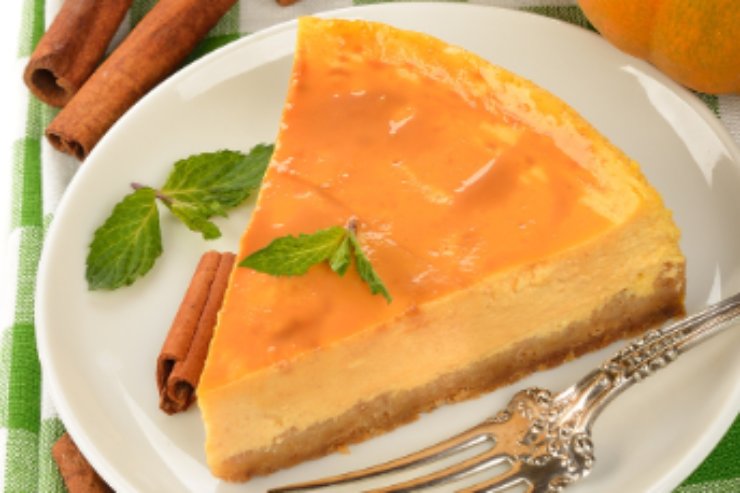 fetta di cheesecake alla zucca