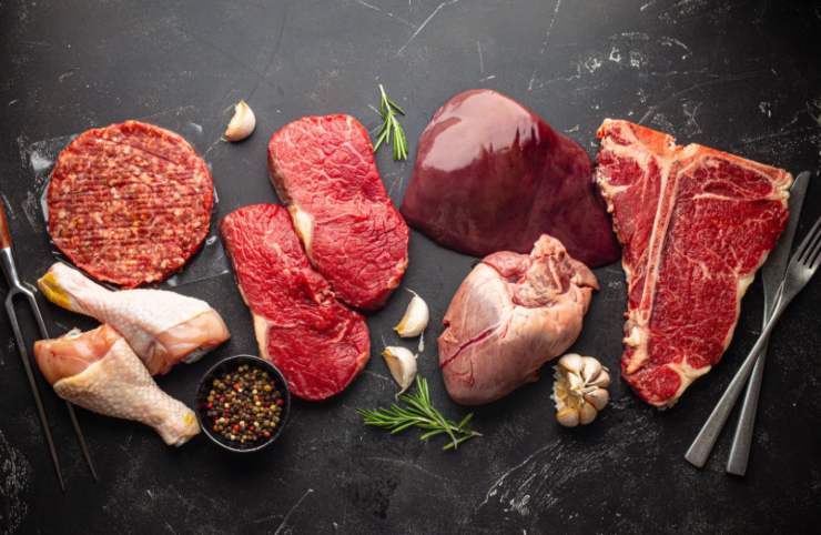 vari taglie di carne cruda