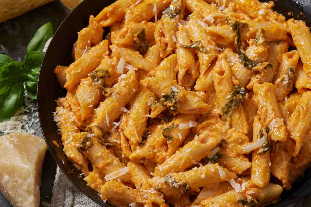 penne al sugo cremosa in padella