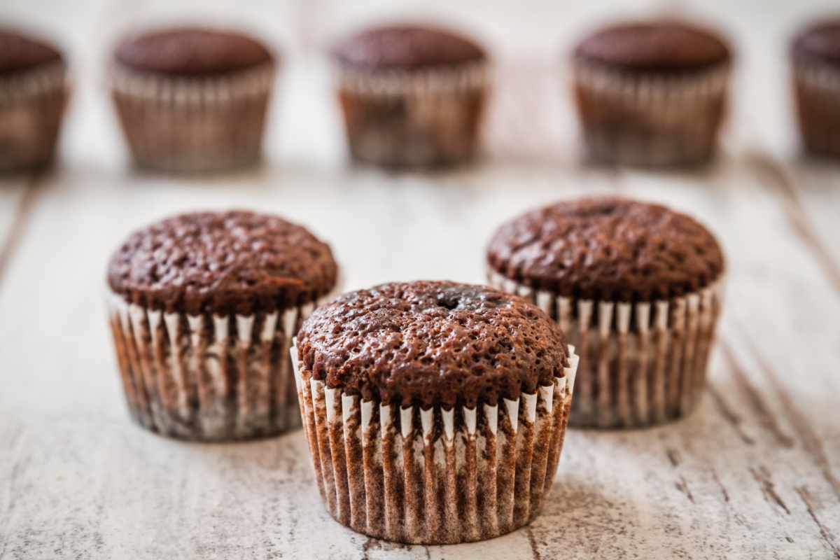 Tre tortini al cioccolato nei pirottini