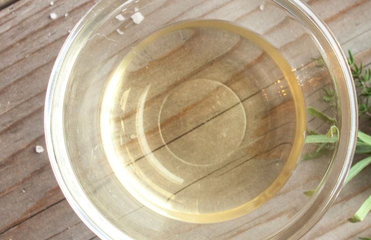 Una ciotola di aceto