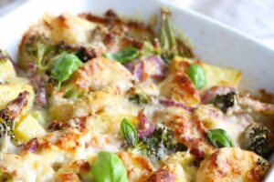 broccoli patate e guanciale gratinati al forno