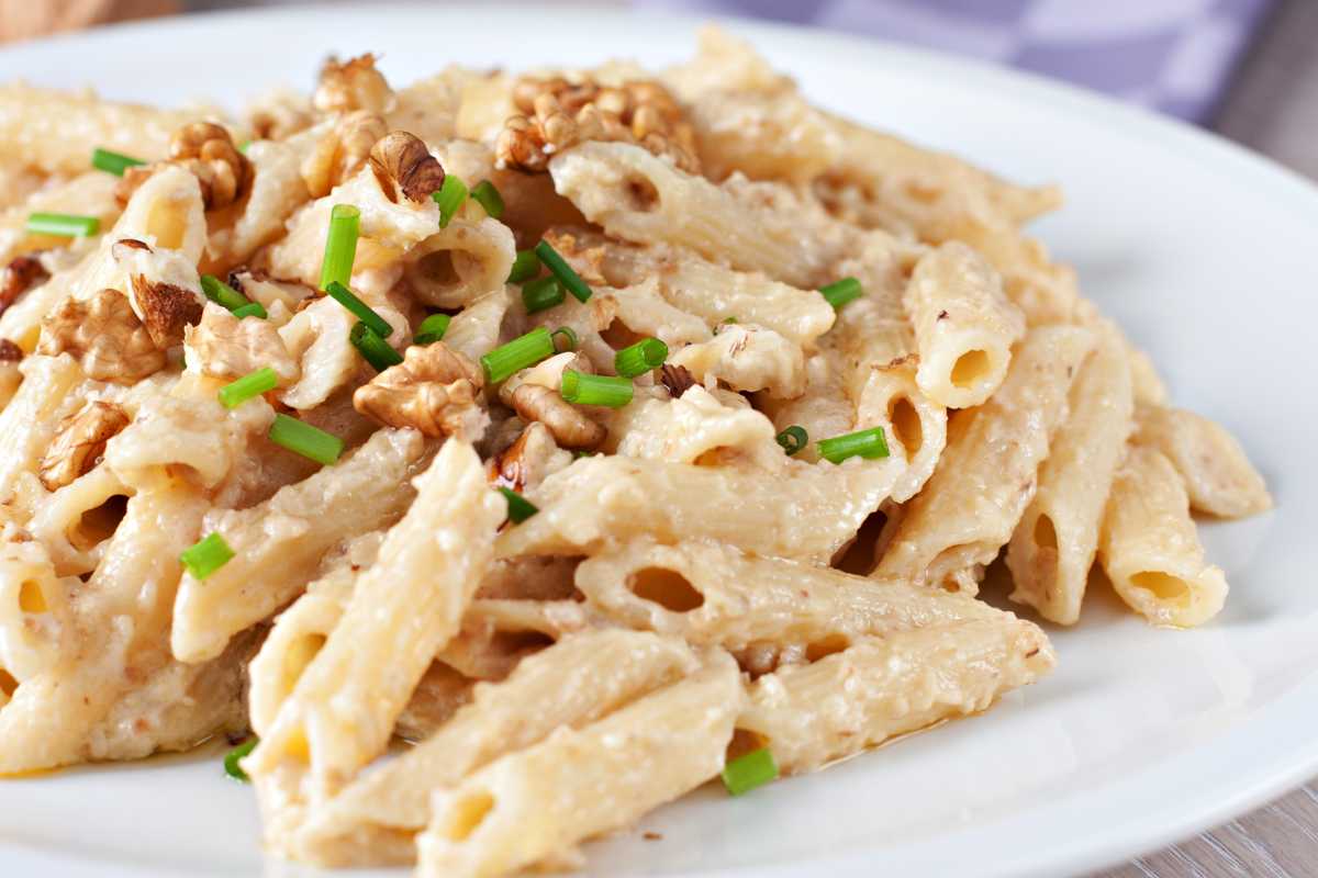 pasta con sugo di noci 