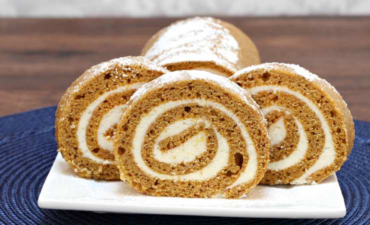 piatto con rotolo dolce alla zucca